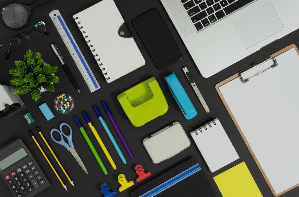 Pembekal Alat Tulis dan Buku Nota untuk Keperluan Harian